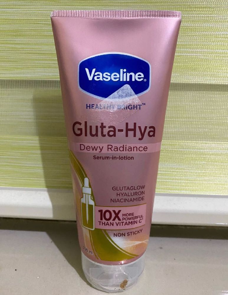 Vaseline Healthy Bright Gluta-Hya Dewy Radiance Se