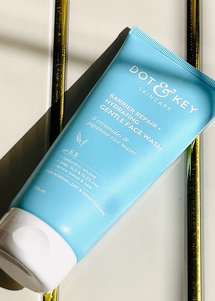 Dot &amp; Key Face Wash