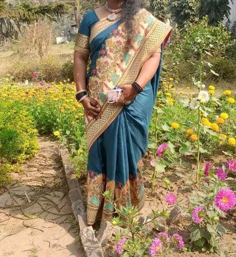 Beautiful saree and blouse😍😍