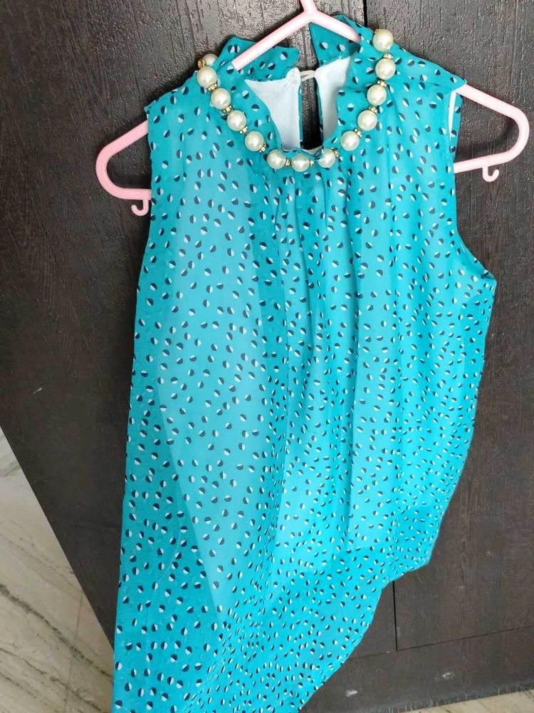 Stylish , Smart Halter Neck PrintedTop