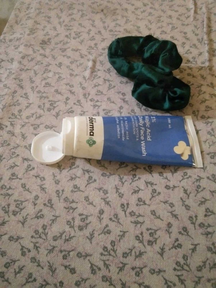THE derma Co Facewash For Oily Skin
