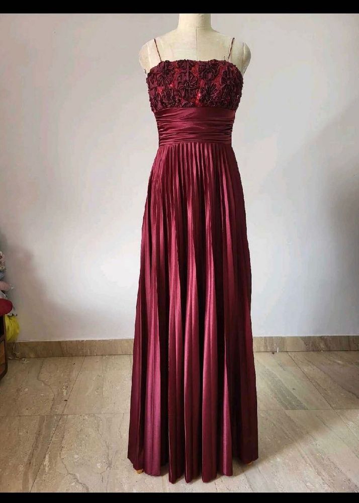 Beautiful Maroon Stylish Gown🦋💝🎀