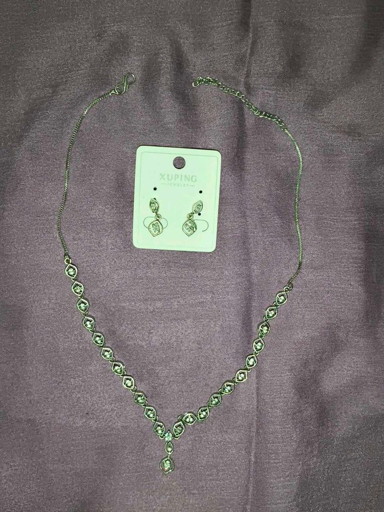 Elegant Necklace &amp; Earring Set