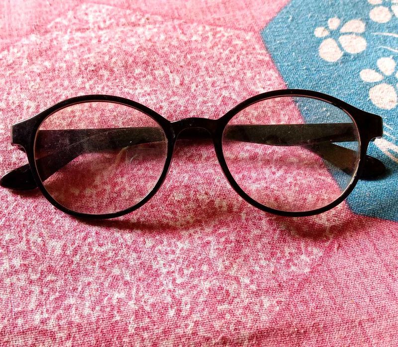 Black Frame Glasses ( goggles for men and women)