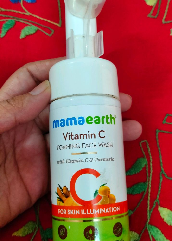 Mama Earth Vitamin C Face Wash