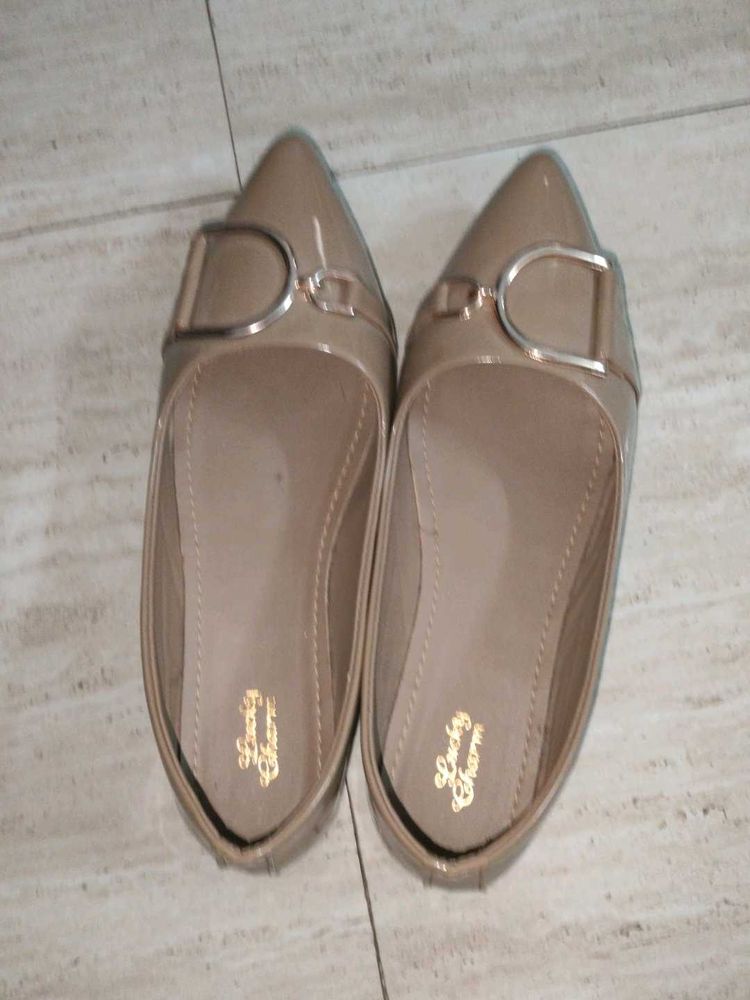 Lucky Charm Nude Flats