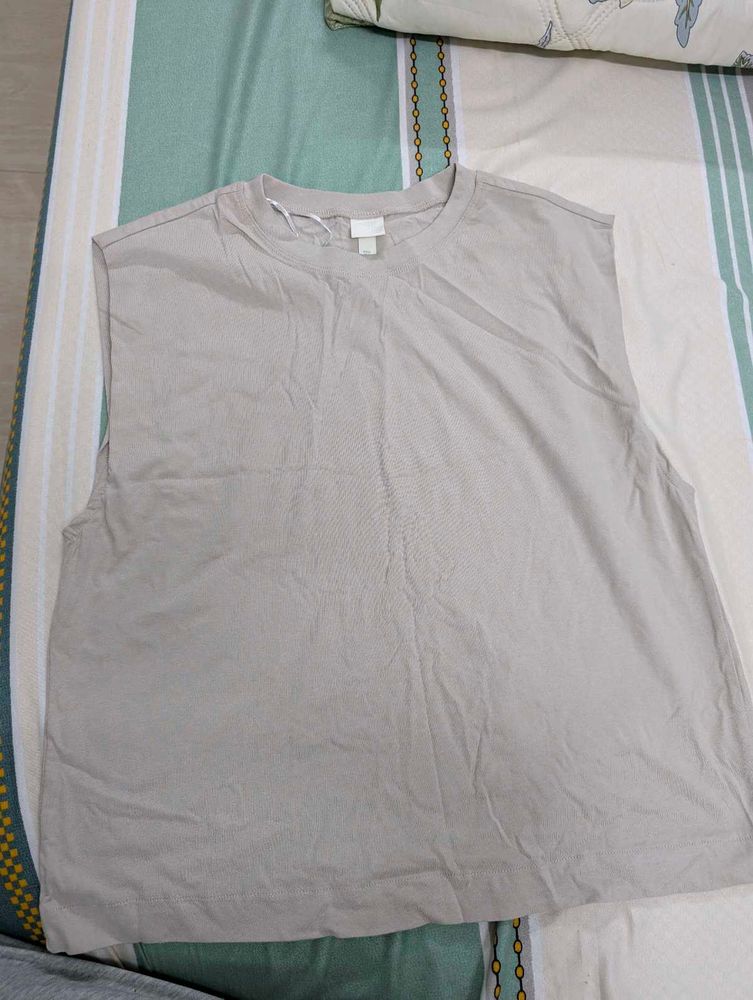 H&amp;M Beige Sleeveless Tshirt