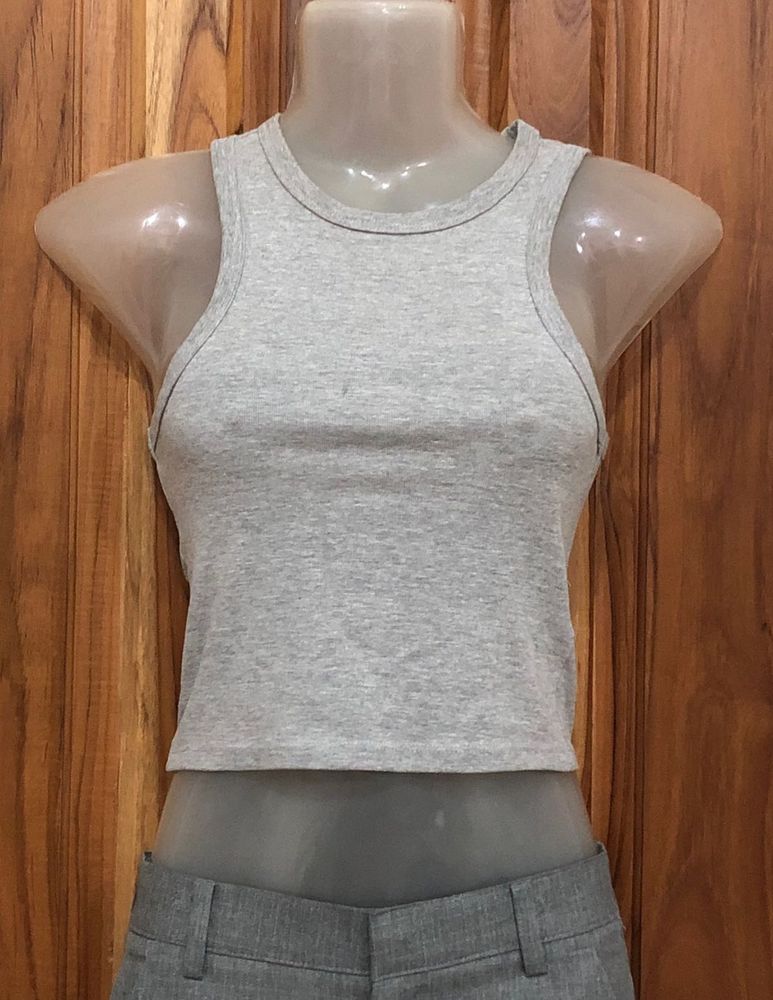 Model Off Duty Grey H&amp;M Tank Top