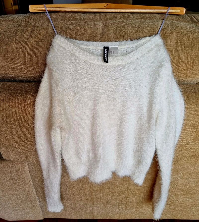 H&amp;M OFFWHITE Fur FEEL Top