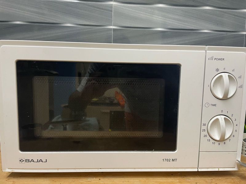 Bajaj 17L Solo Microwave White