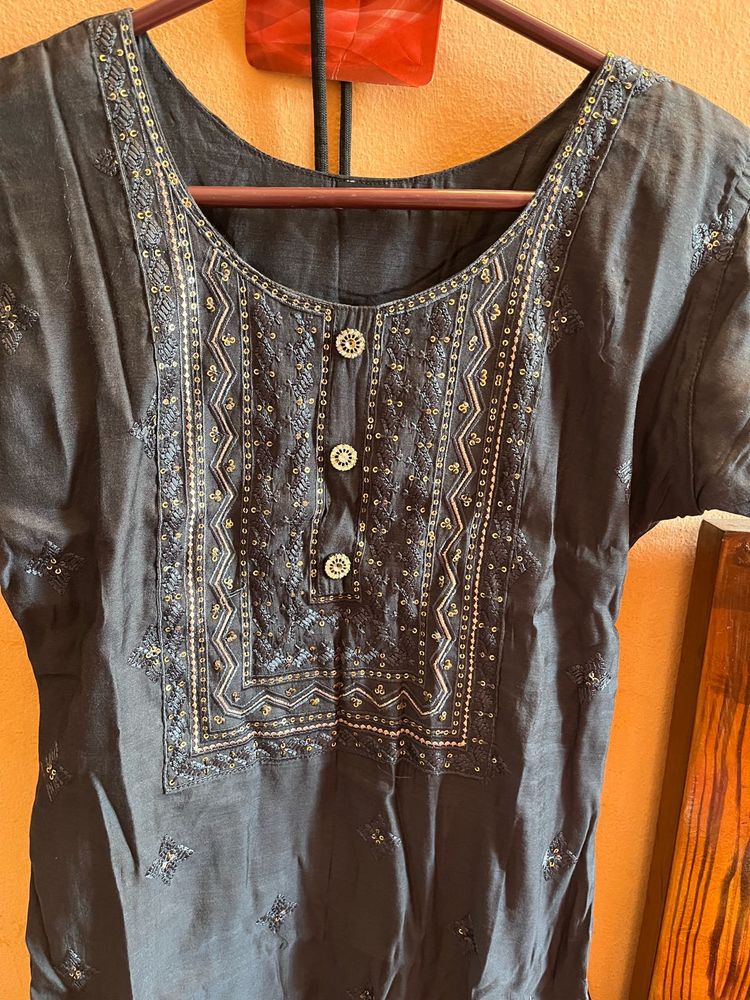 Elegant Embroidered Kurta