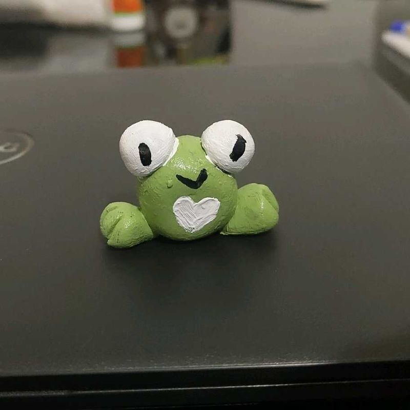 Kawaii Frog Clay Desk Buddy 🐸