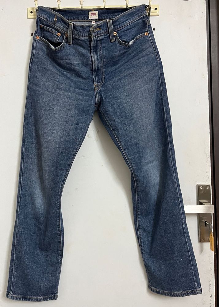 Levis Straight Jeans
