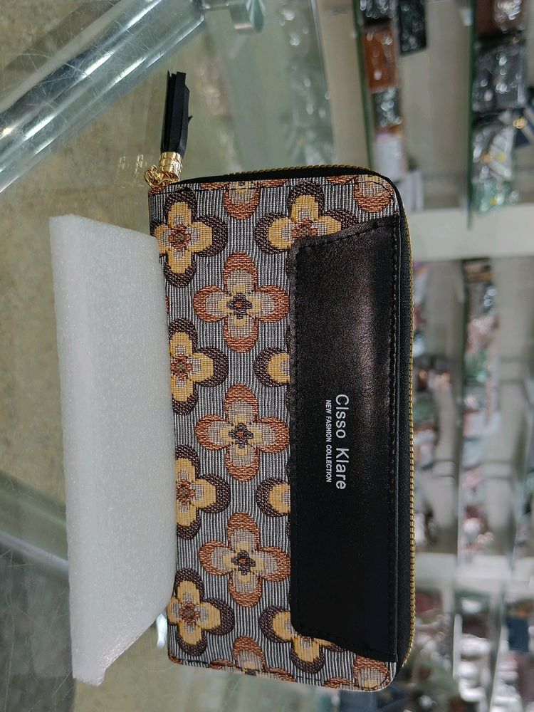 CLSSO KLARE HAND CLUTCH