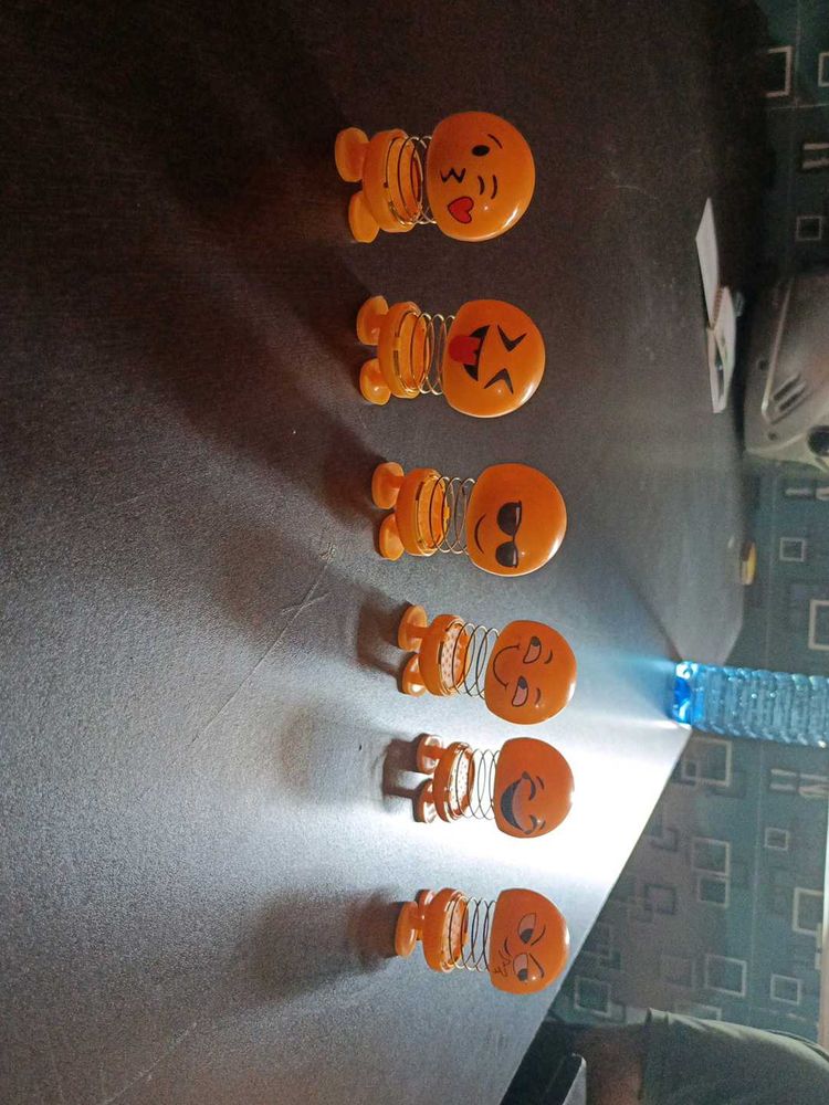 Emoji Spring Head Figures