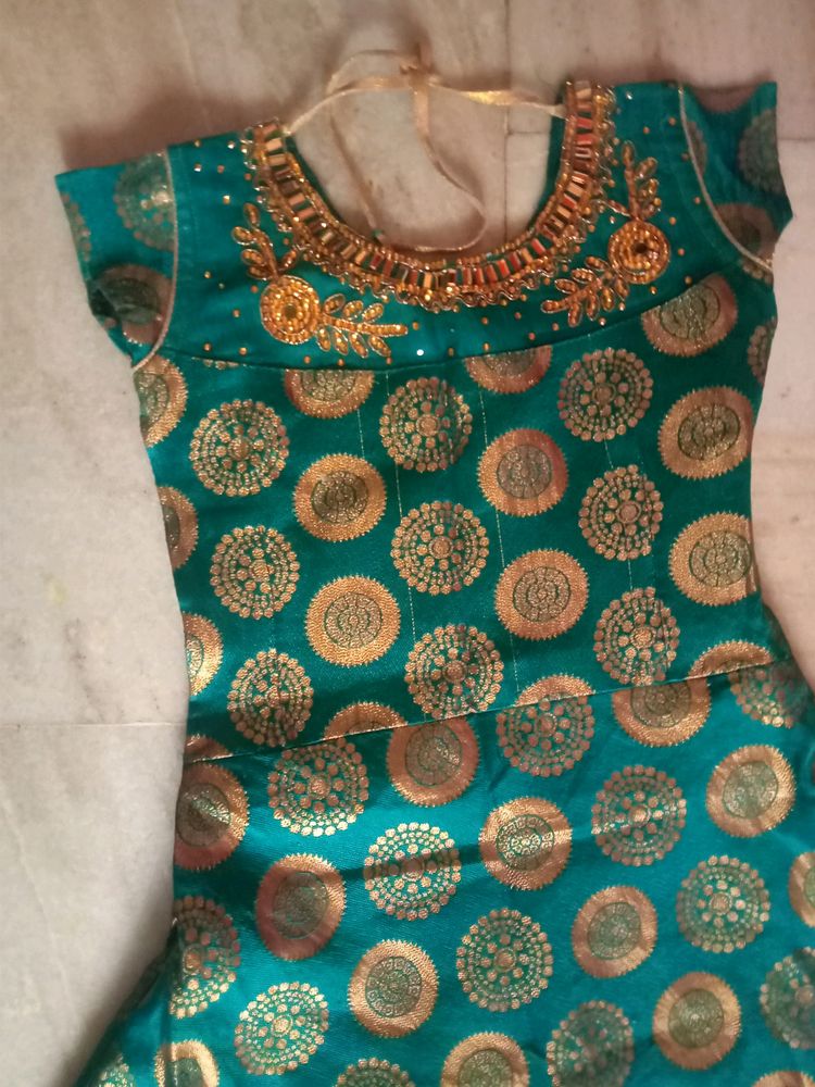 LONG GOWN