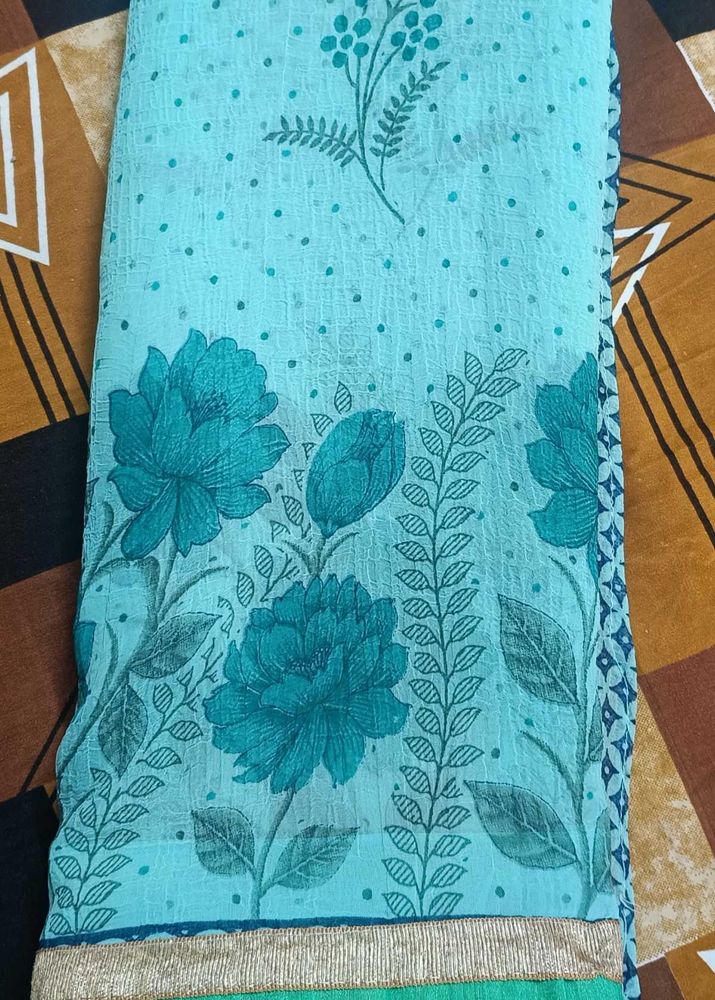 Green Floral Saree unstitched blouse but fal