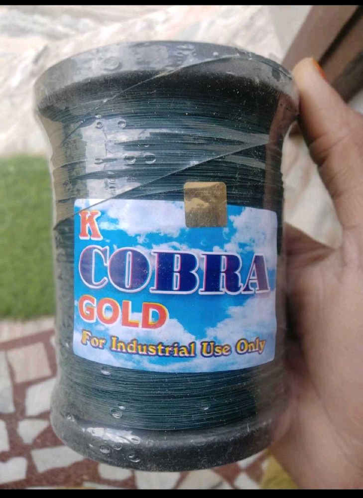 K Cobra Gold Industrial Thread 650-700 Weight