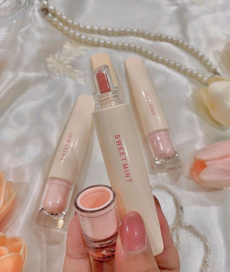 🐰💋 sweet mint imported lip gloss 💕🍒
