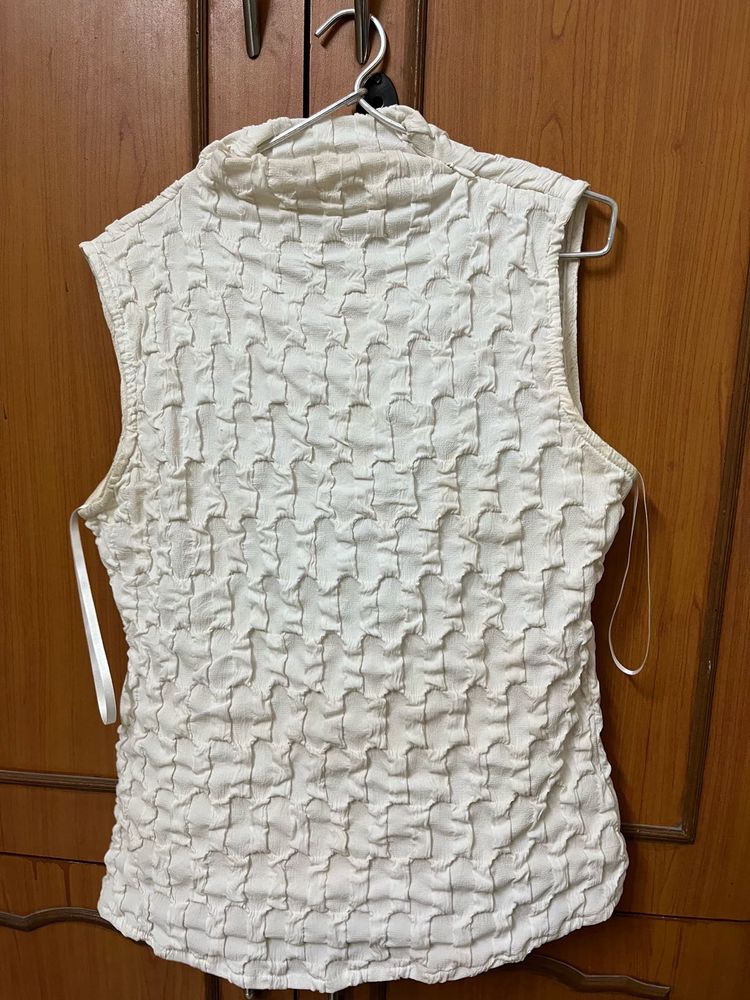 Textured Sleeveless Mock Neck Top