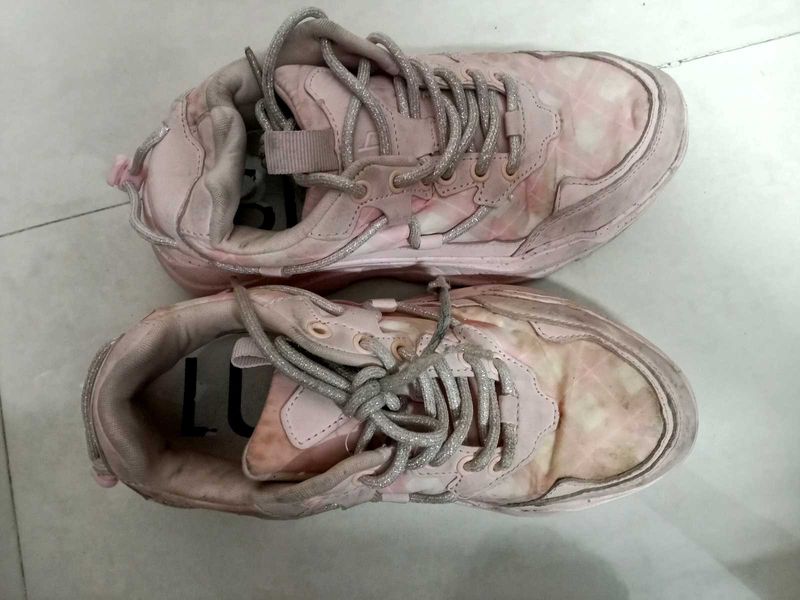 Super Asthetic Sneakers