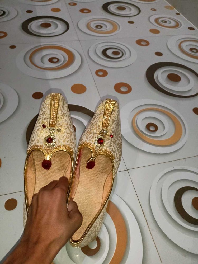 Elegant Ethnic Men's Jutti Shoes