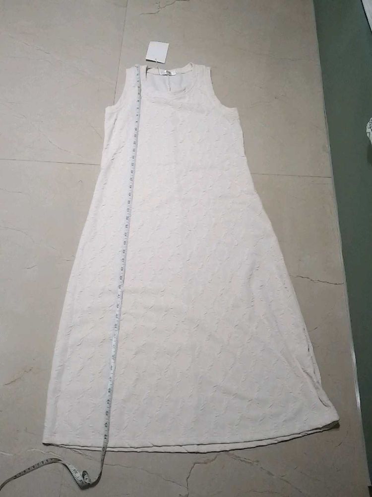 Brand New Cream Sleevless Dress