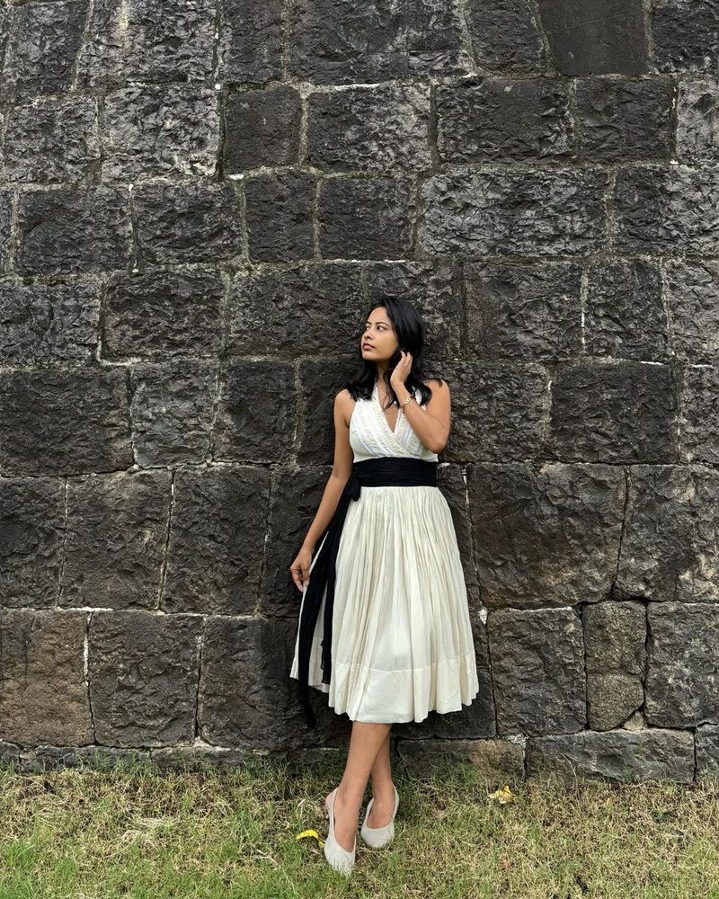 Chic Ivory Midi Dress with Black Sash