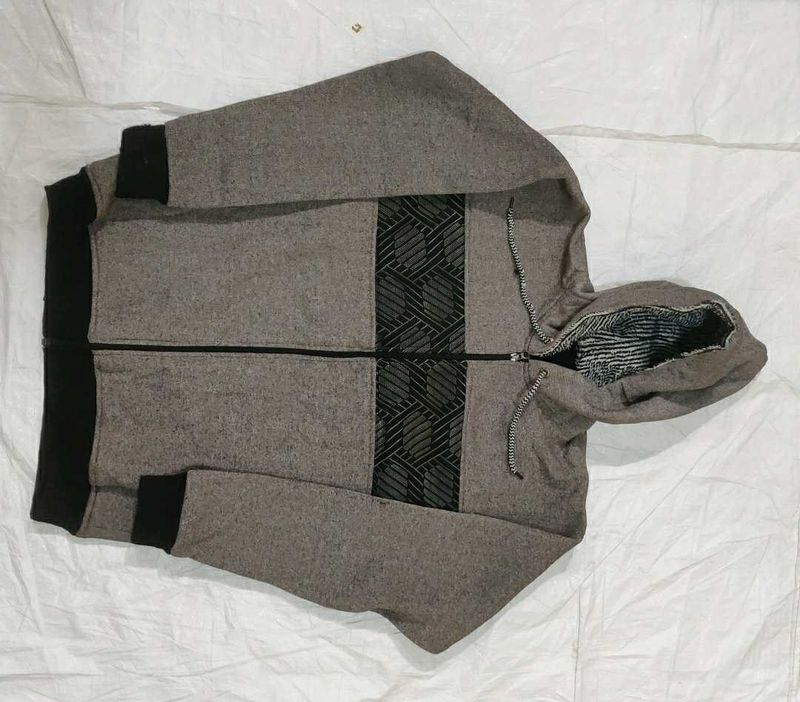 Stylish Grey Zip-Up Hoodie