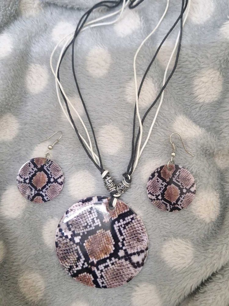 Necklace &amp; Earring Set