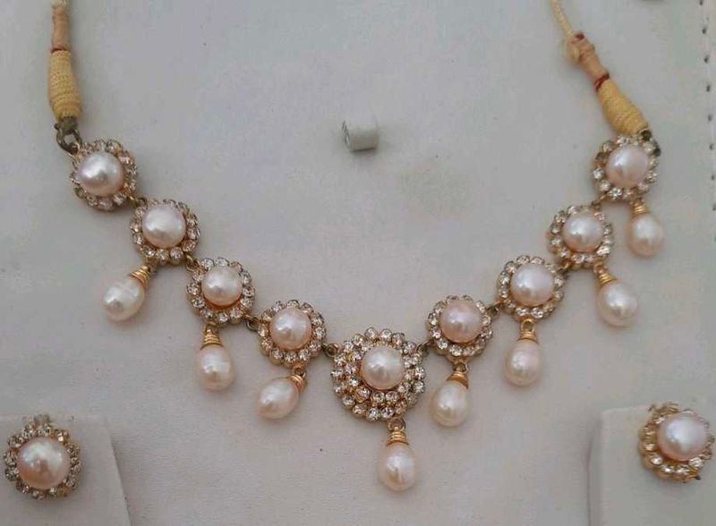 Pearl &amp; Crystal Necklace Set