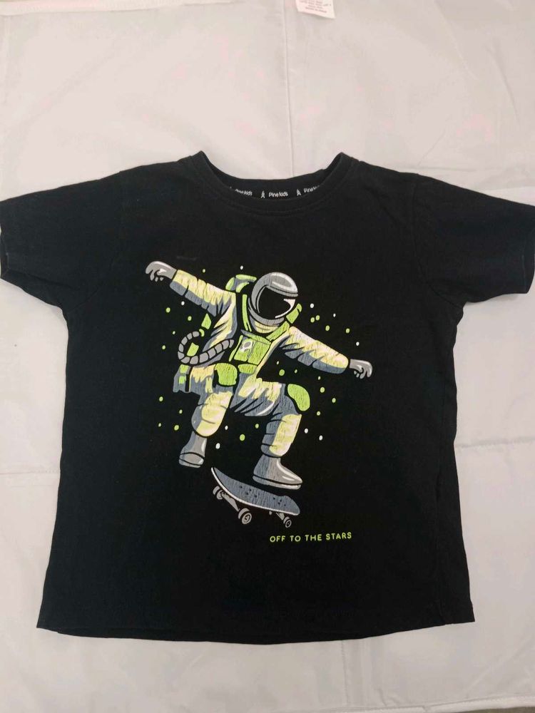 Astronaut Skater T-Shirt &#39;Off to the Stars&#39;