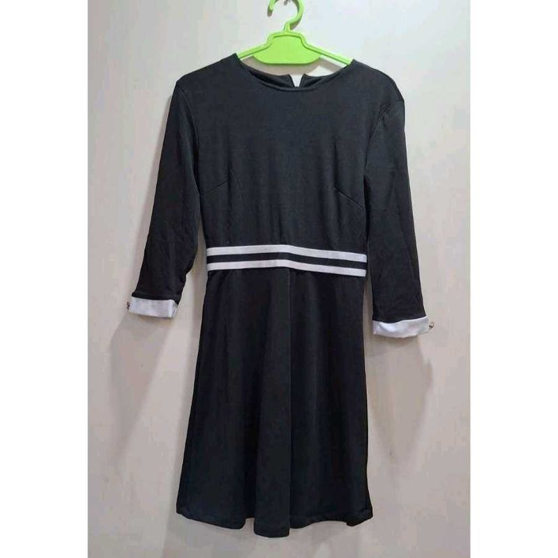 Black long sleeve dress