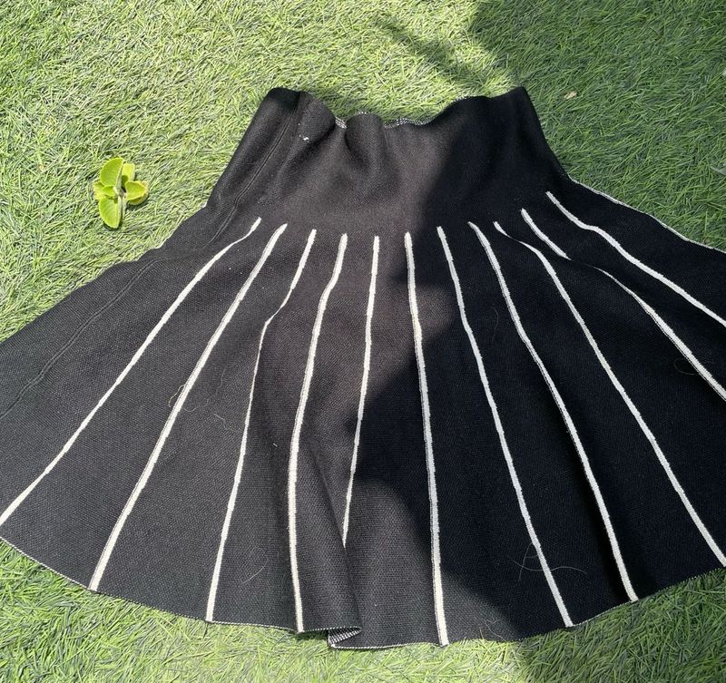 Gothic black pleated skirt, size Small-medium