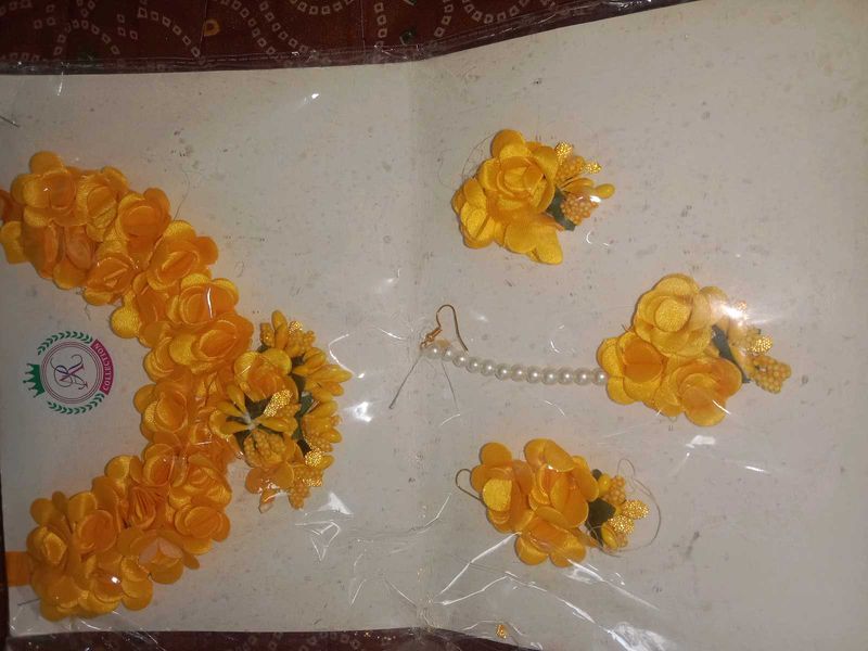 haldi ceremony jwellery flowers