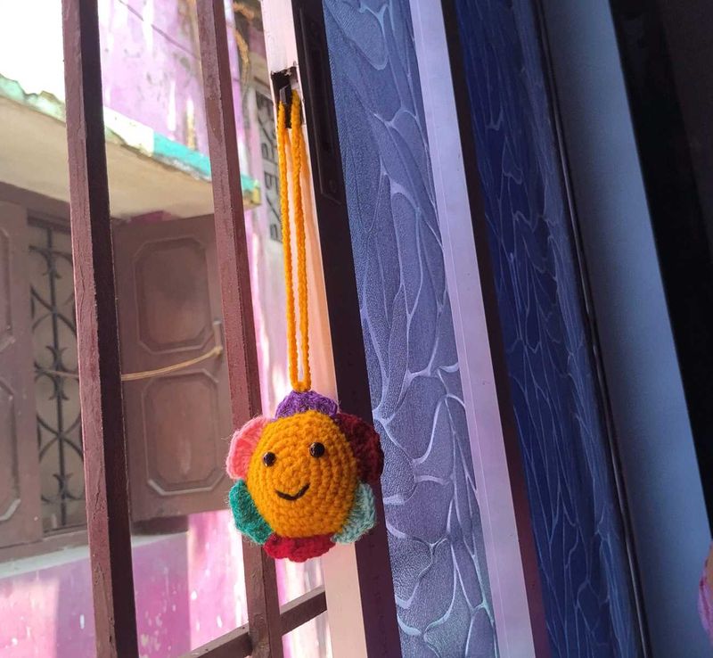Crochet Smiling Flower Hanger