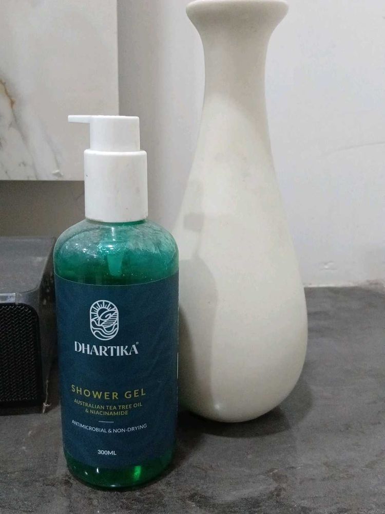 Dhartika Shower Gel