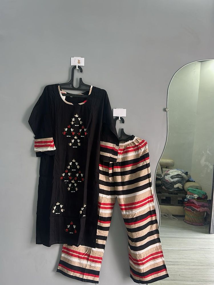 Black Embroidered Kurta Set (XL)