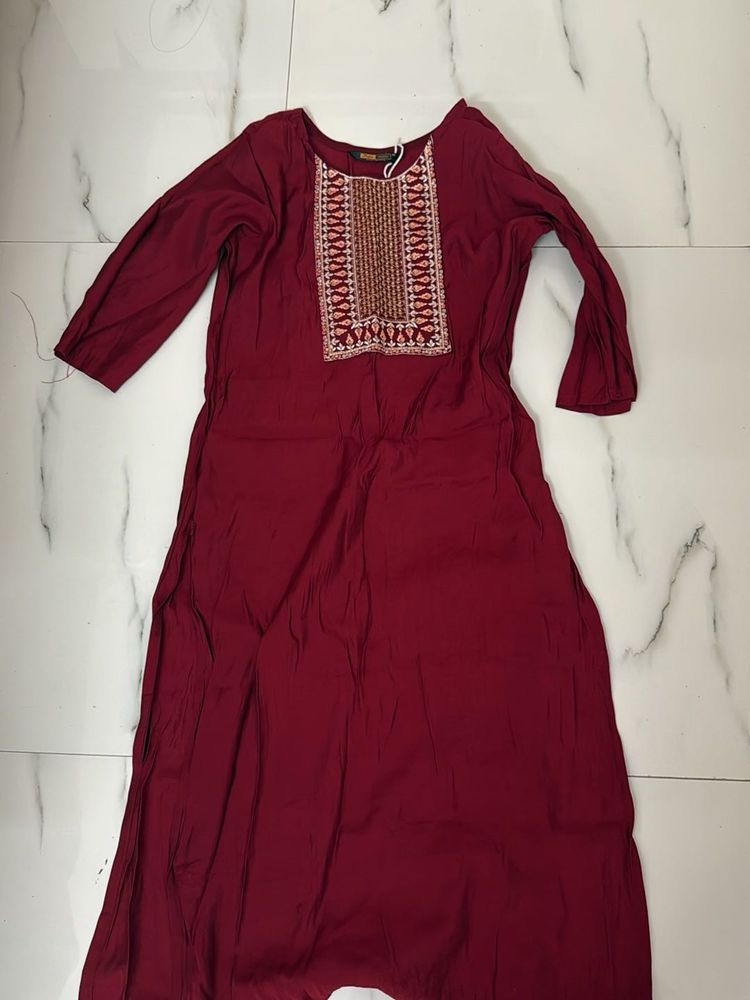s size Elegant Maroon Embroidered Kurta