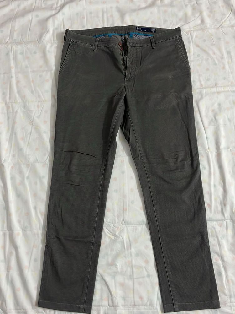 Blackeberry’s Grey Narrow Fit Trousers