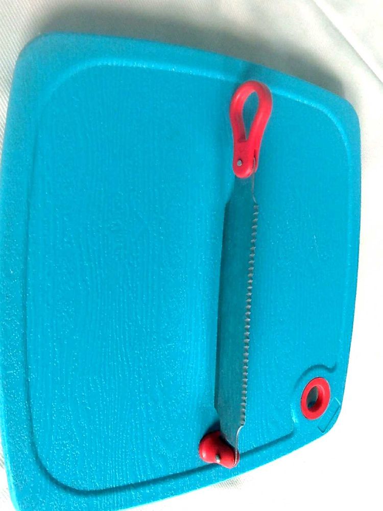 Vegetable Cutting Board with Safety Knife