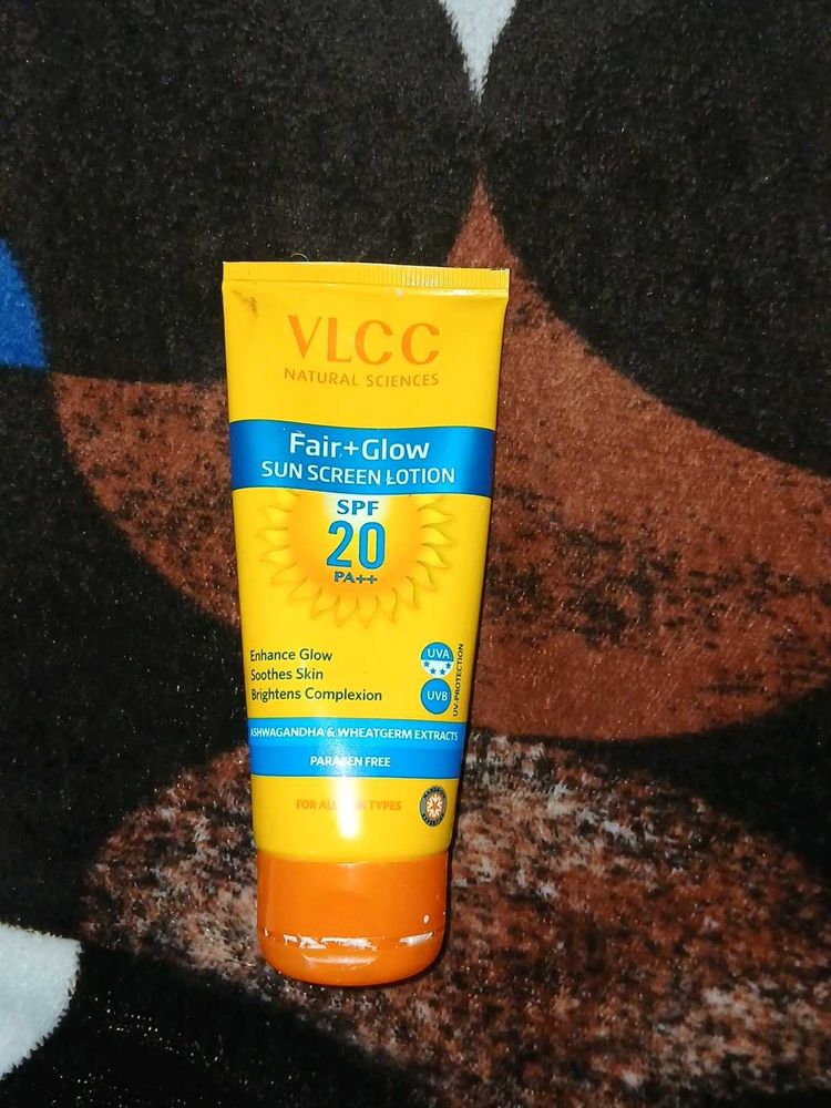 VLCC Fair+Glow Sunscreen