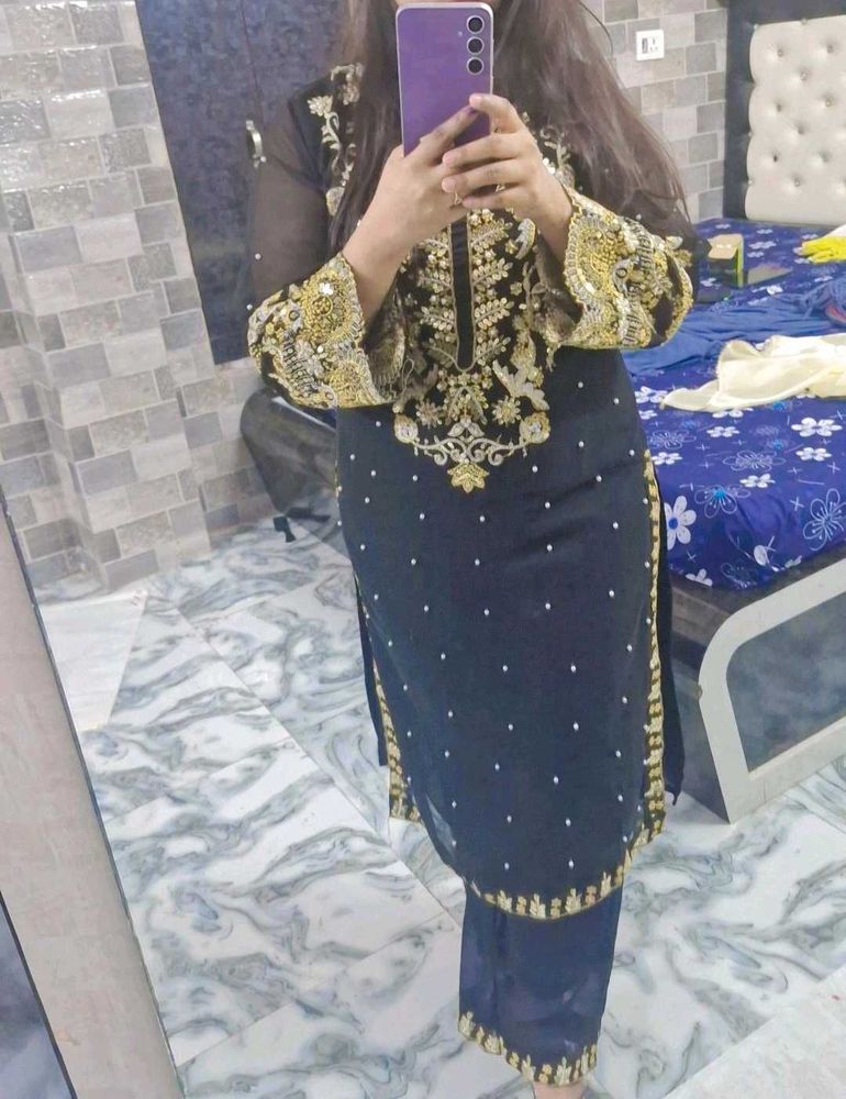 Embroidered pakstani Kurta Set with duppta
