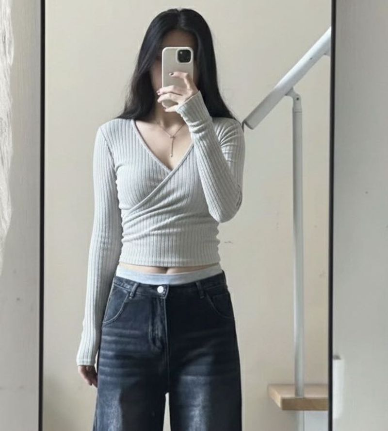 grey full sleeve v neck crop top