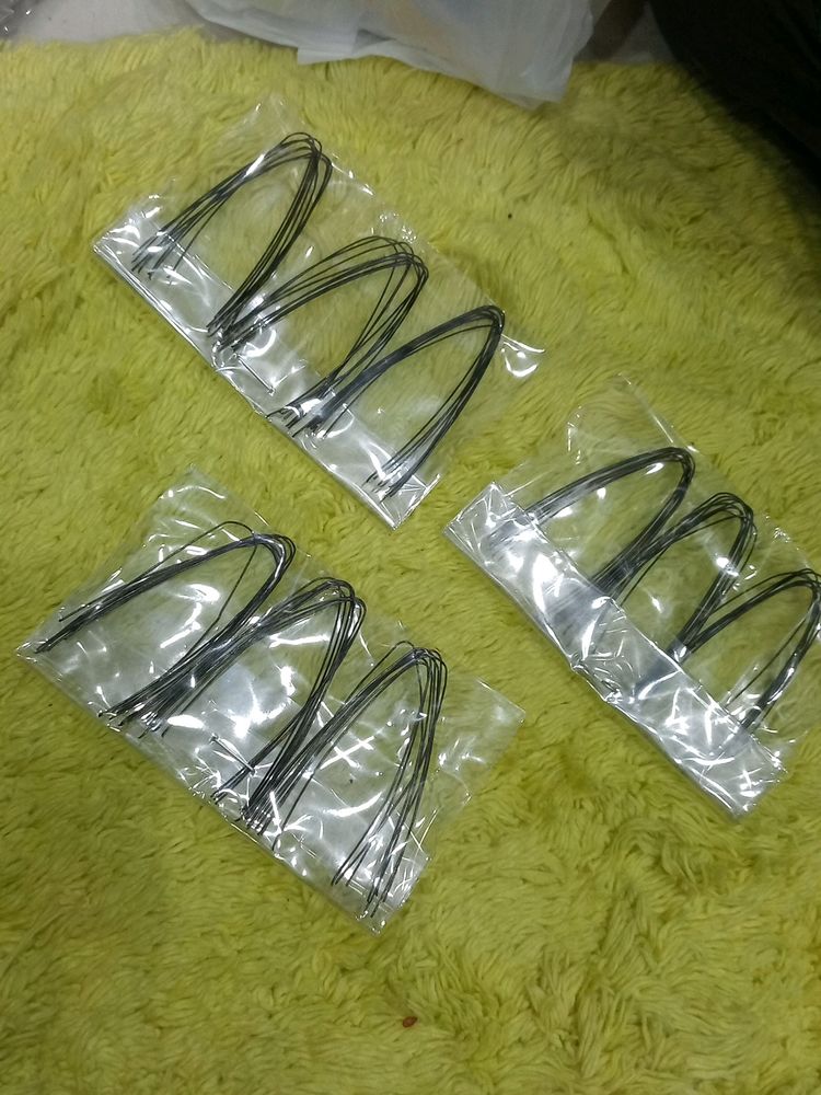 Invisible &#39;u&#39; pin for hairs and bun