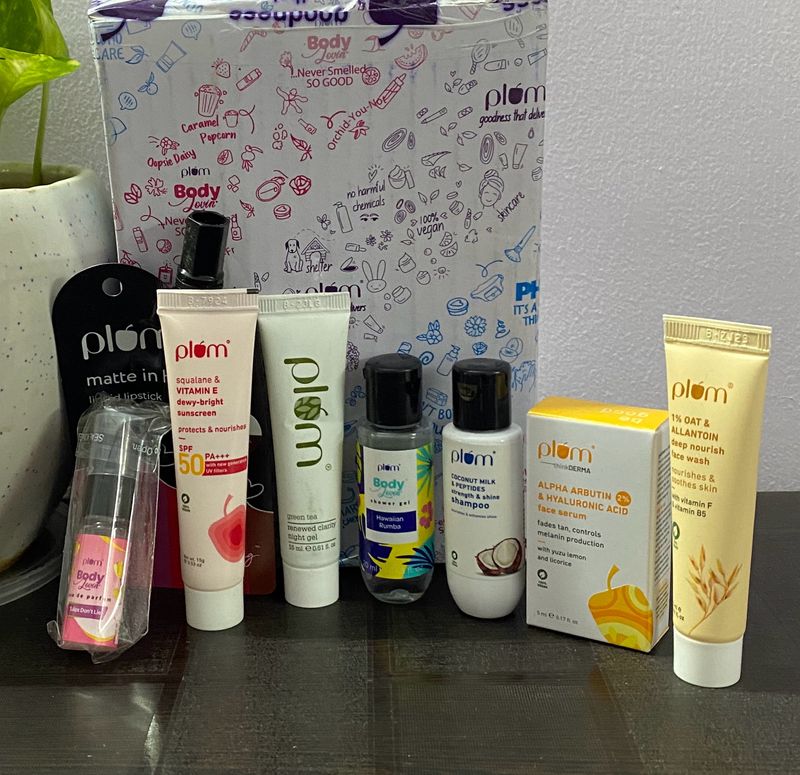 Plum Summer Special Travel Hamper