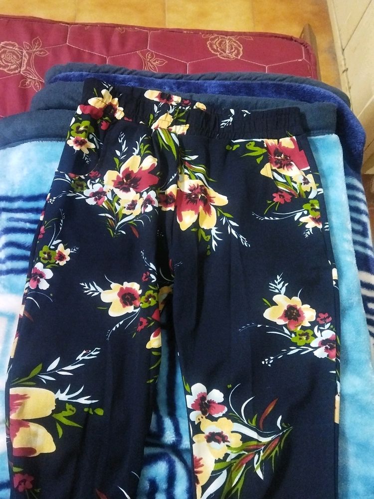 It&#39;s a Printed New Navy Coloured Jegging