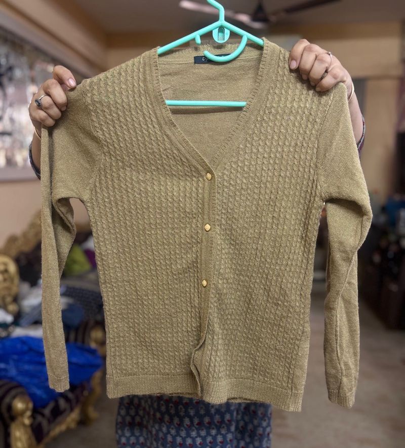 Elegant Gold Cardigan/sweater