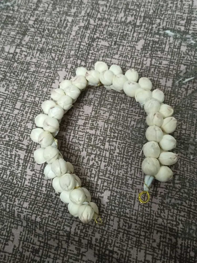 Artificial Gajra