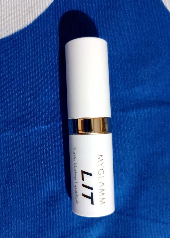 Myglamm LIT Satin Matte Lipstick